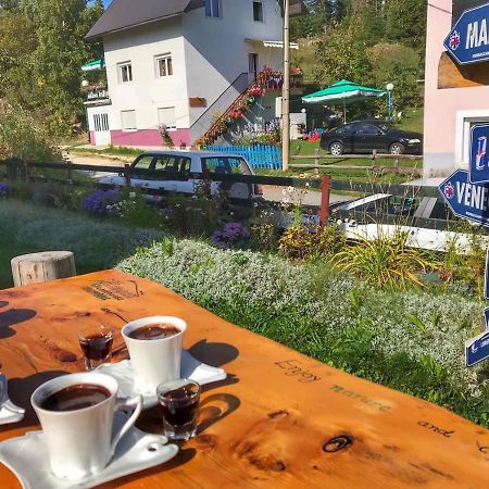 Underwoods Zabljak Guesthouse Ngoại thất bức ảnh